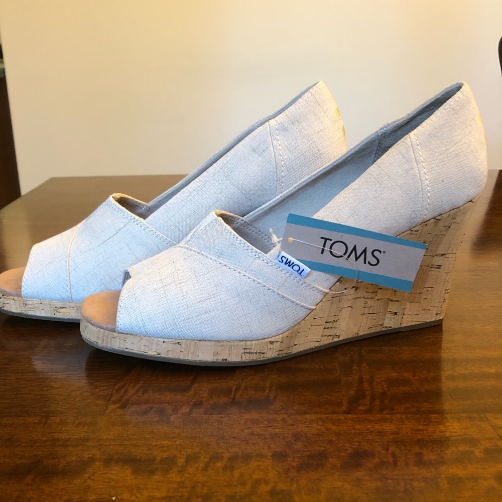 NWT Toms Classic Peep Toe with Cork Wedge Pump.  Size 11 US